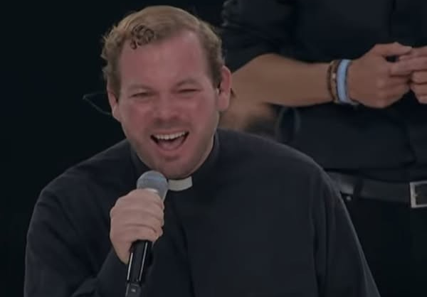 Madrid: Sacerdote dominicano interpreta “Ungidos” ante Papa