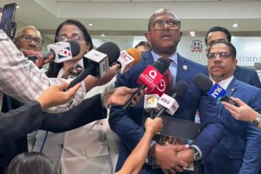 Colegio Médico ratifica huelga nacional para este martes Colegio Médico ratifica huelga nacional para este martes