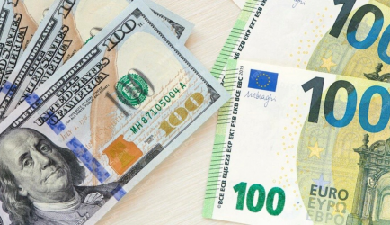 Dólar subió 17 cts. y euro bajó;  eran vendidos a $58.87 y $70.82