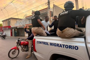 Deportan 1,177 extranjeros en condición migratoria irregular Deportan 1,177 extranjeros en condición migratoria irregular