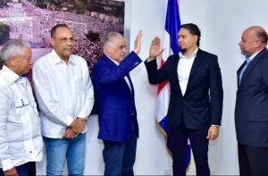 Miguel Vargas juramenta nuevos dirigentes del PRD