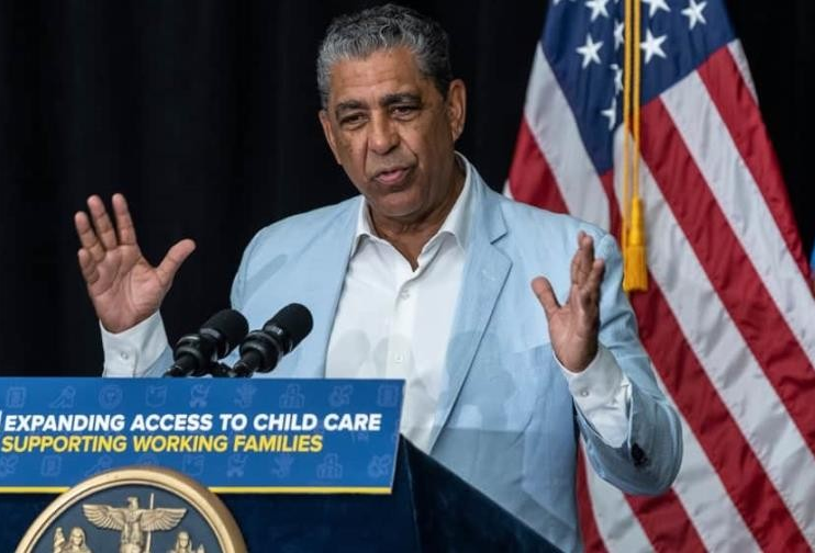 Adriano Espaillat: El dominicano que se agigantó en el Congreso de EU imagen