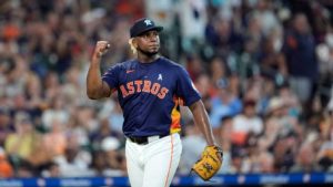 Gigantes Cibao firman lanzador Ronel Blanco por $3.3 millones