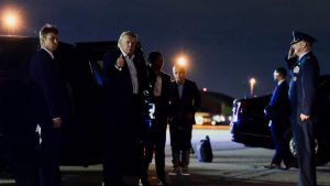 Trump llega a Évian-les-Vains para asistir a la cumbre del G7