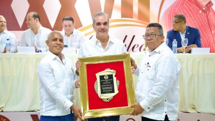Abinader reafirma respaldo a productores nacionales harina Abinader reafirma respaldo a productores nacionales harina