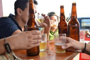 Declaran inconstitucional decreto limita horario venta alcohol RD