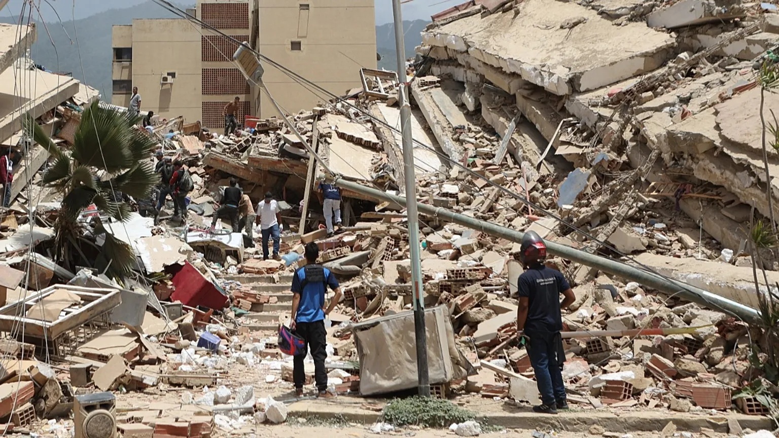 Venezuela registra al menos 2,295 muertos tras terremotos imagen