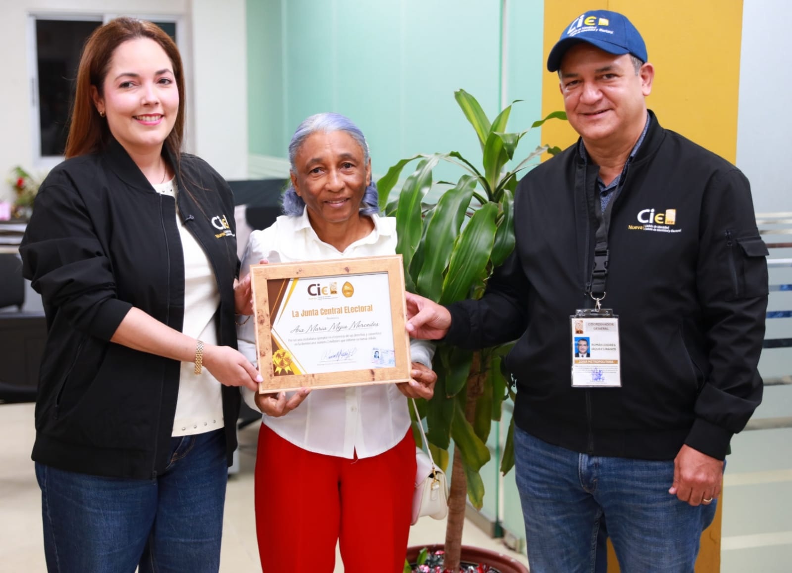 JCE supera 2 millones cédulas renovadas en sólo 90 días imagen