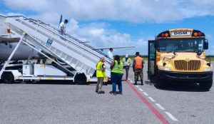 Llegan a República Dominicana otros 50 deportados por EE.UU.