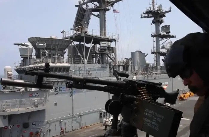 Ejército de EU impide el paso a 17 buques en el golfo de Omán
