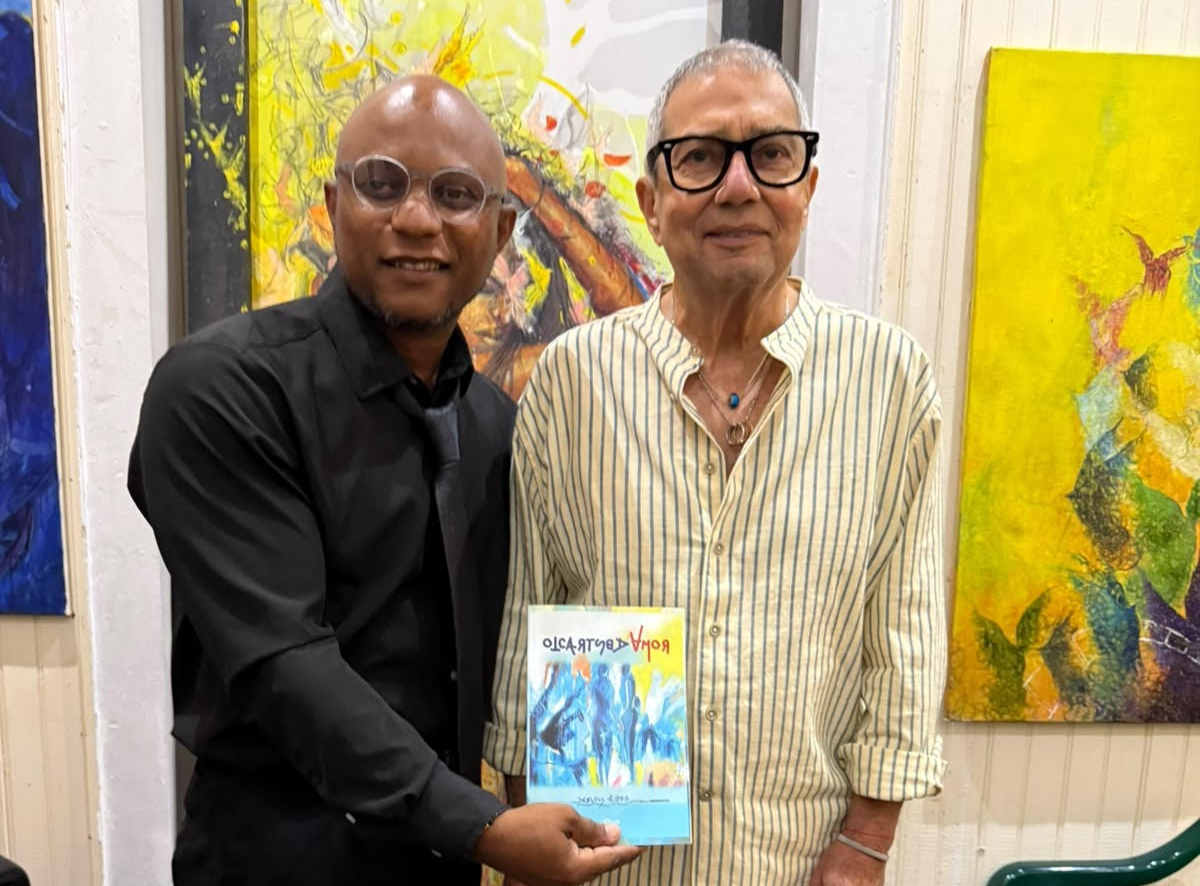 P. RICO: Dominicano Carlos Abad presentó tres poemarios imagen