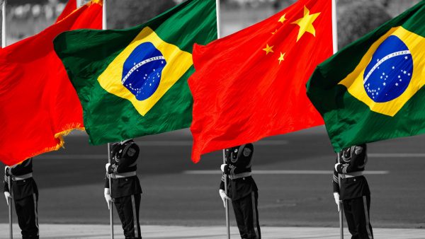 China ofrece unir fuerzas con Brasil ante alza aranceles EE.UU.
