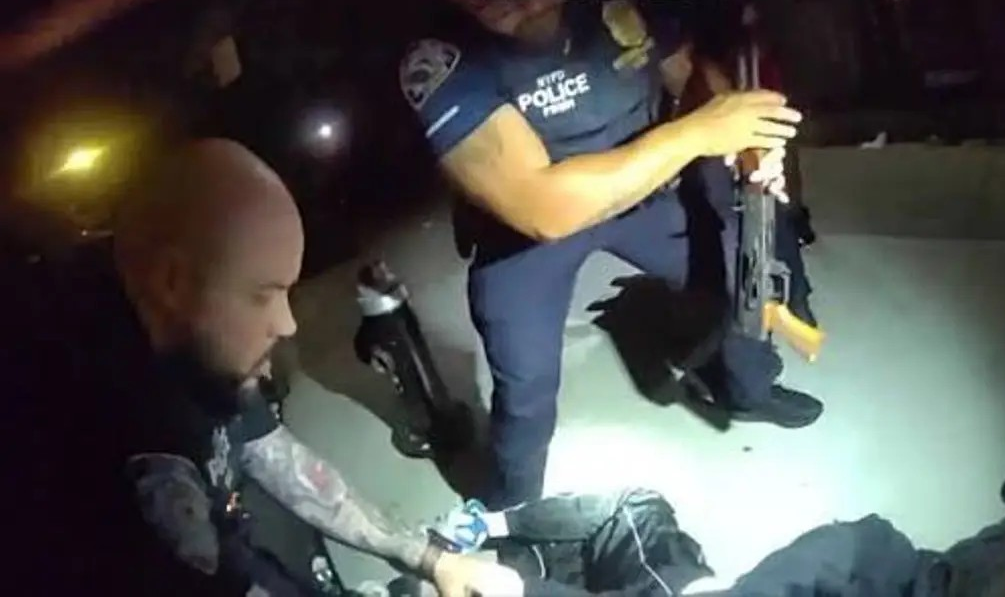 Arrestan joven con fusil asalto en Desfile Dominicano Bronx imagen