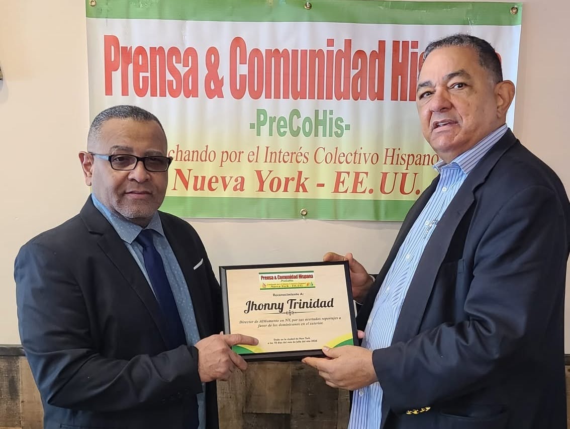 Prensa & Comunidad Hispana reconoce al periodista Jhonny Trinidad imagen