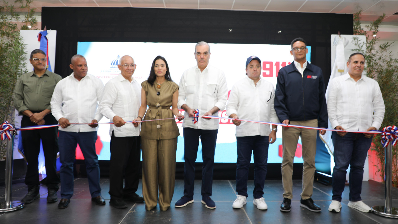 Abinader pone funcionamiento el sistema 911 en Montecristi