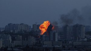 Rusia ataca las infraestructuras portuarias  y barcos en Odesa