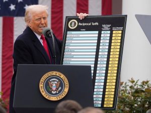 EU anuncia aranceles a 60 países tras expirar el temporal del 10%