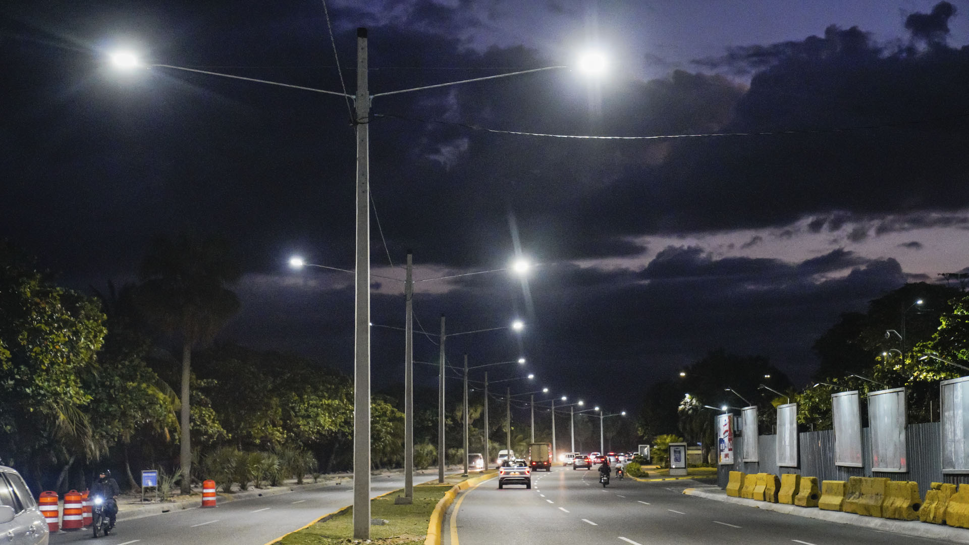 Demanda eléctrica de RD rompió de nuevo su máximo histórico imagen