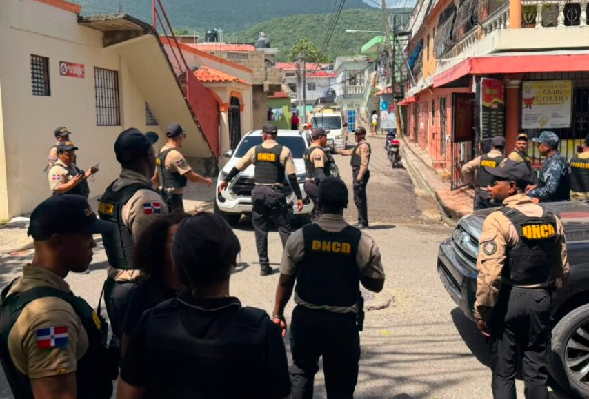 DNCD arresta 12 personas y decomisa 4 mil gramos drogas
