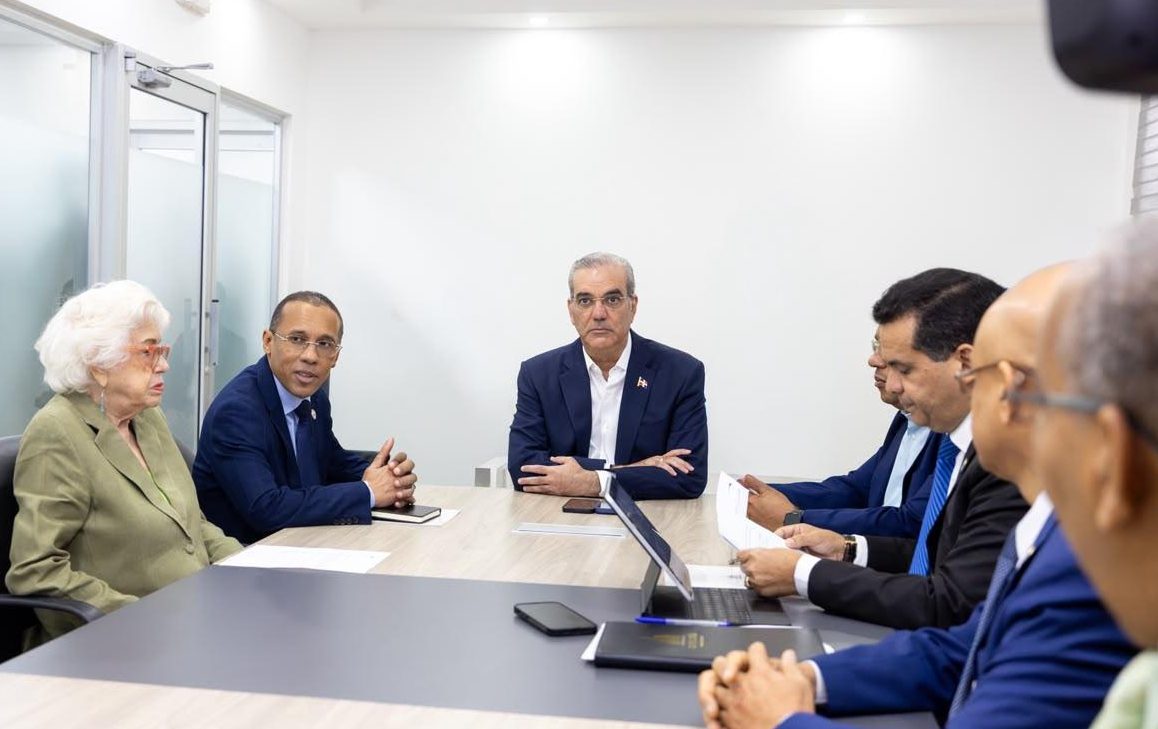 Presidente reafirma respaldo a unidad antifraude Contraloría