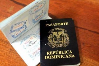Panamá elimina la visa estampada para dominicanos