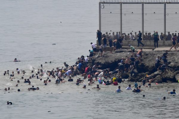 EU cita episodio de Ceuta para defender su política migratoria