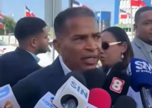 Grupo Choferes anuncia subida de pasajes; otros lo rechazan