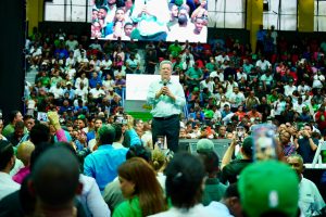 Leonel cuestiona la reforma de la PN que impulsa el Gobierno