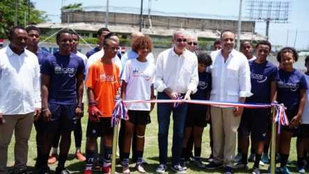 Gobierno entrega un complejo deportivo en S. Domingo Savio Gobierno entrega un complejo deportivo en S. Domingo Savio