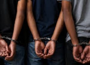 Apresan tres menores buscados por asesinato comerciante SDO Apresan tres menores buscados por asesinato comerciante SDO