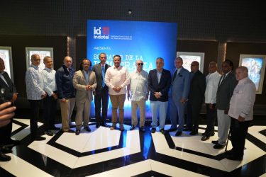 Zayas estrena documental “Los Soldados de la Democracia”