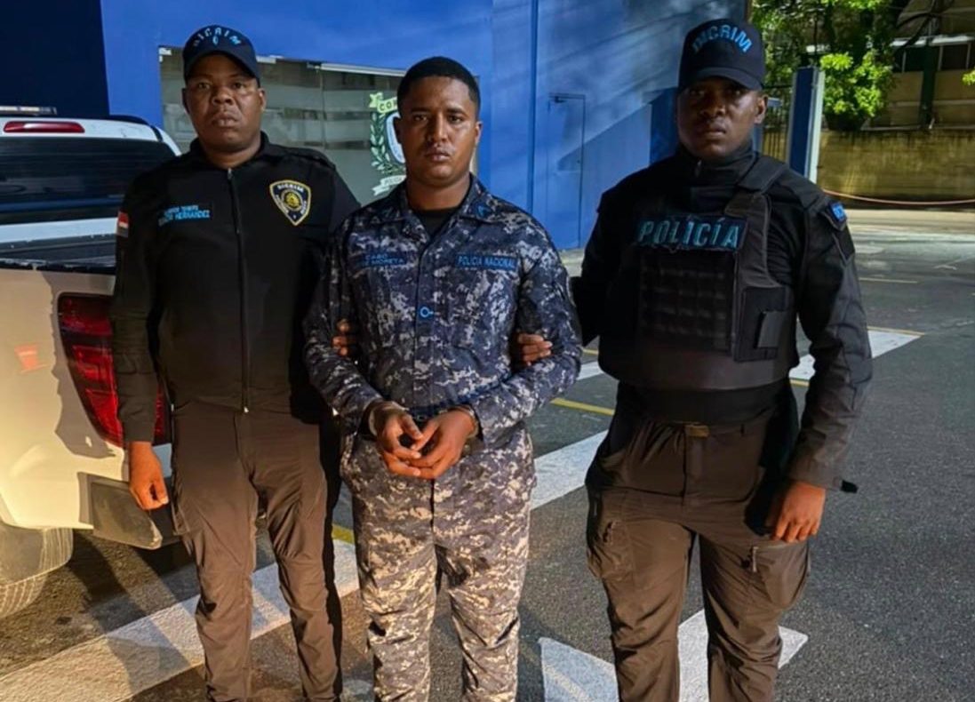 Policía entrega a justicia cabo implicado en muerte de joven imagen