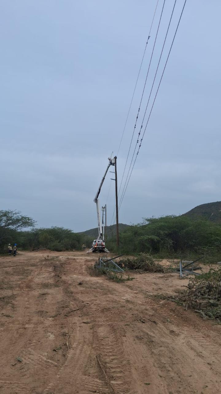 ETED restablece servicio de transmisión eléctrica Jimaní imagen