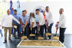 Director INAPA inicia 2da. etapa acueducto múltiple Sabana Iglesia, Santiago