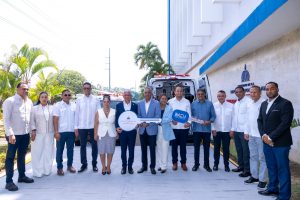 Gobierno entrega ambulancias para emergencias en S. Ramírez