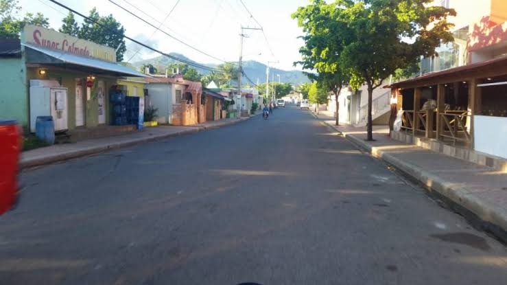 Huelga 48 horas paraliza las actividades de Licey al Medio imagen