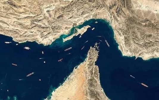 Irán afirma ataques EU afectan ‘gravemente’ reapertura Ormuz