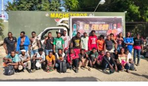 VALVERDE: Apresan haitianos ilegales ocultos en un camión