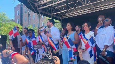 NY: Alcalde Mamdani encabeza la  Parada Dominicana de El Bronx