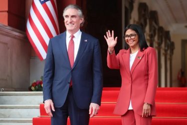 Delcy Rodríguez niega que Venezuela ceda soberanía a EU