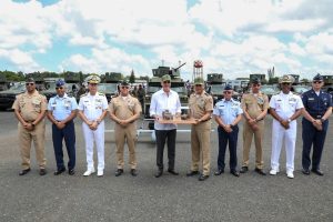 Abinader entrega vehículos blindados y remoza base aérea Abinader entrega vehículos blindados y remoza base aérea