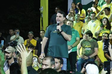 BRASIL: Partido Liberal corona a Flávio Bolsonaro de candidato