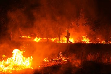 Incendios Francia y España se estabilizan; evacuados regresan Incendios Francia y España se estabilizan; evacuados regresan