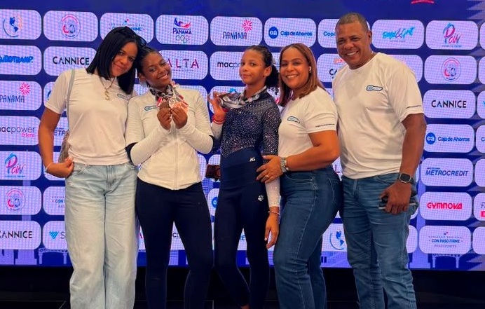 Hermanas Báez ganan siete medallas Gimnasia de Panamá imagen