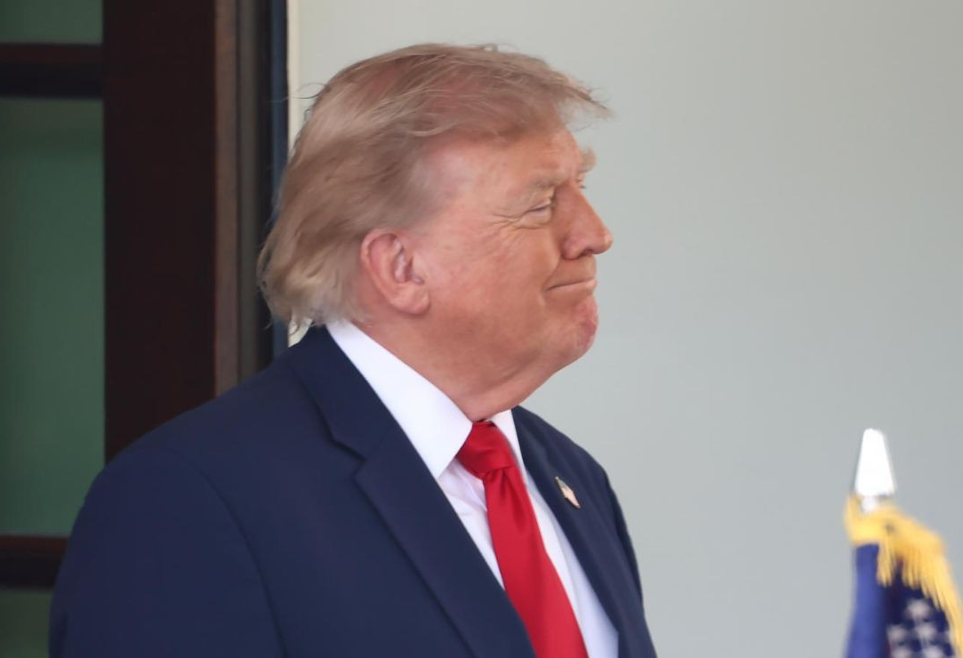 Trump bromea de nuevo con presentarse a elecciones 2028 imagen