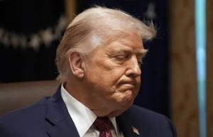 Guerra y altos precios hunden aprobación de Trump al 34 %