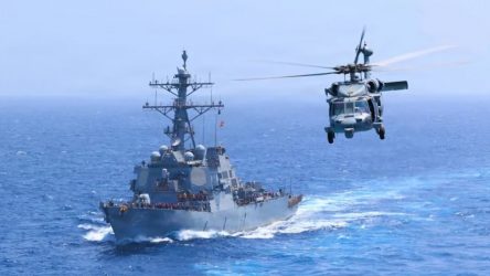 EEUU impide el paso a nueve buques en estrecho de Ormuz