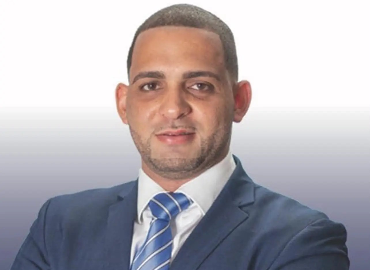 Juramentan dominicano como comisionado Vivienda de Paterson imagen