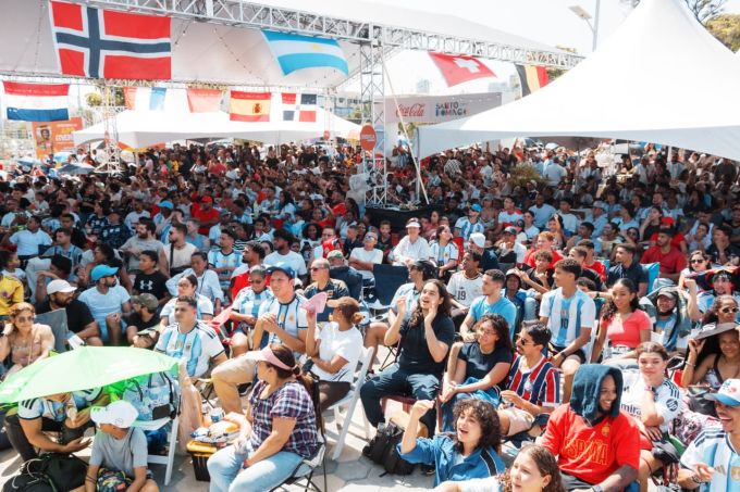 Miles presenciaron en Malecón Deportivo final Mundial de FIFA imagen