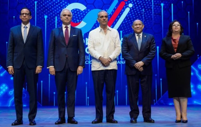 Abinader promete transformar sistema educativo dominicano